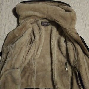 Vintage Jackets & Coats - Amazing vintage faux fur lined leather coat. Vintage Jackets & Coats - Amazing vintage faux fur lined leather coat.